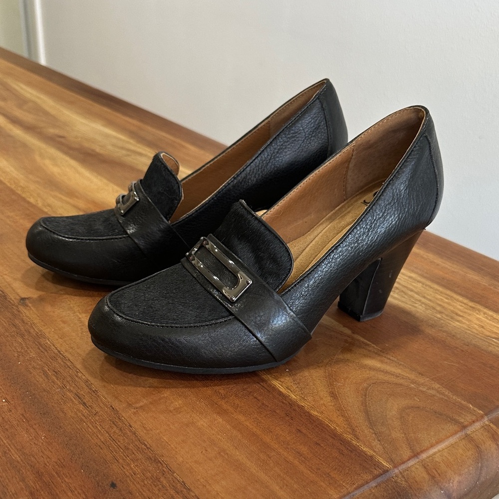 Sofft Black Leather Heels with Buckle Detail